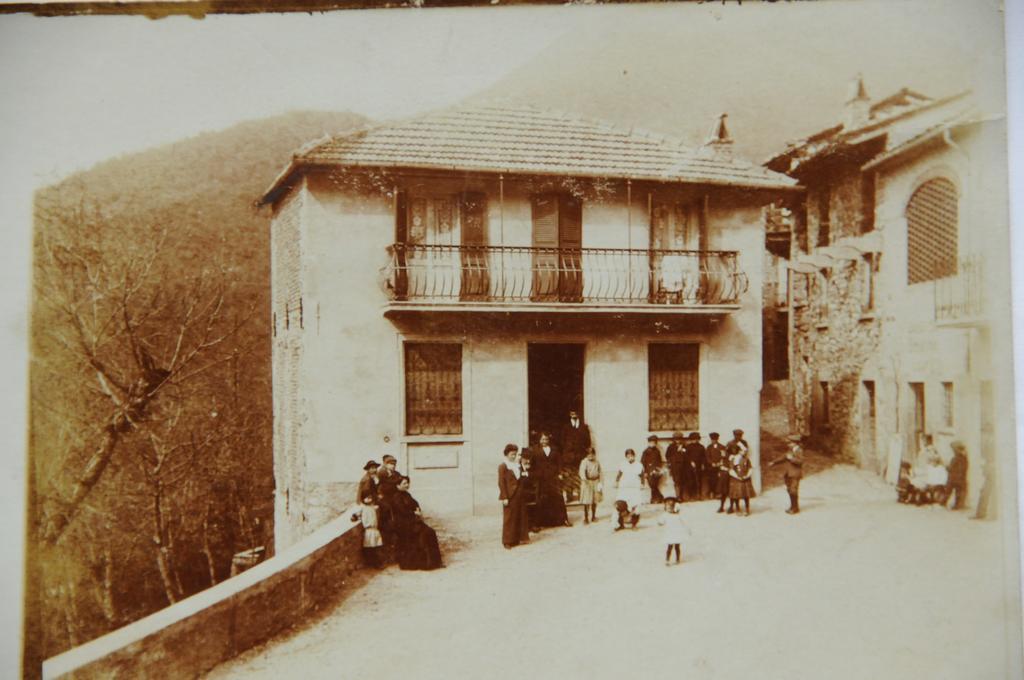 Locanda Del Pittore Arcumeggia ภายนอก รูปภาพ