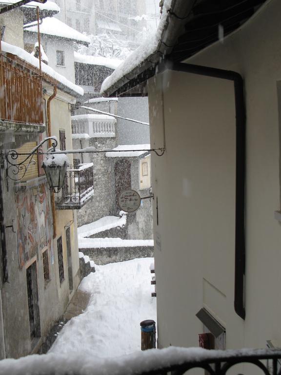 Locanda Del Pittore Arcumeggia ภายนอก รูปภาพ