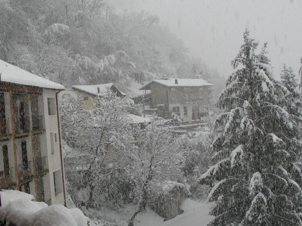 Locanda Del Pittore Arcumeggia ภายนอก รูปภาพ
