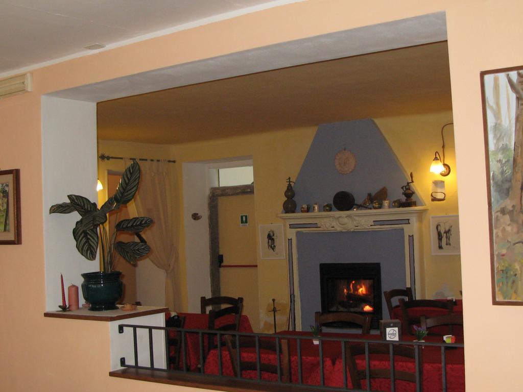 Locanda Del Pittore Arcumeggia ภายนอก รูปภาพ
