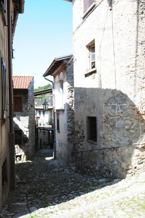 Locanda Del Pittore Arcumeggia ภายนอก รูปภาพ