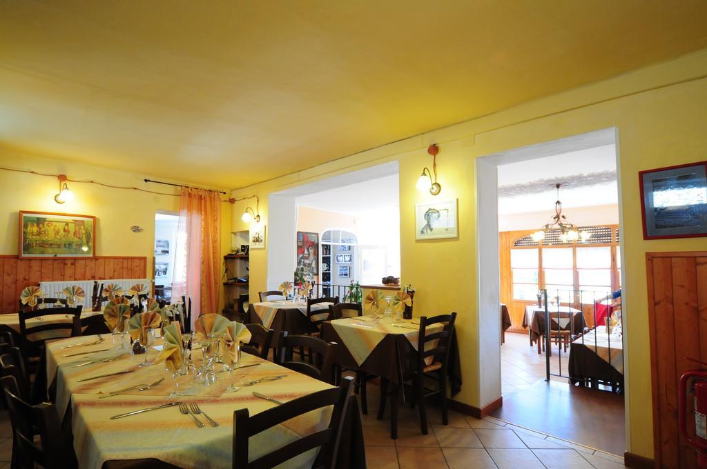 Locanda Del Pittore Arcumeggia ภายนอก รูปภาพ