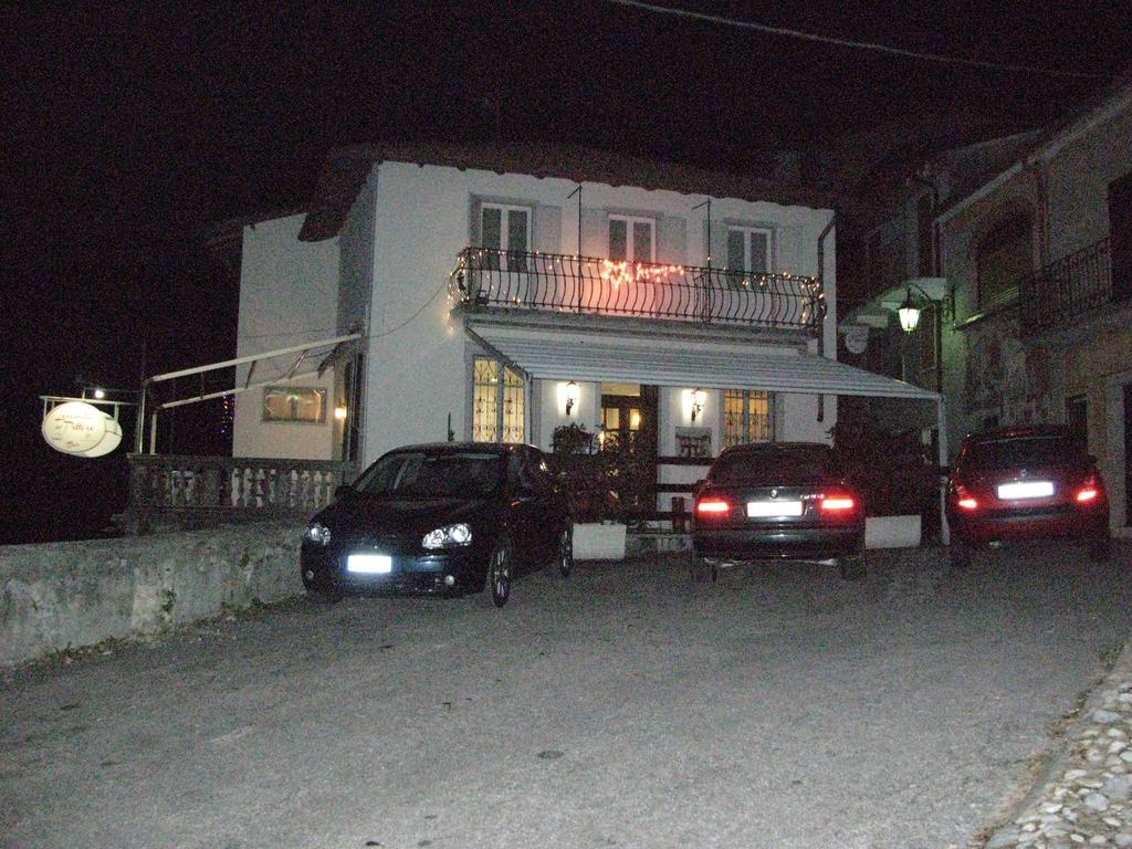 Locanda Del Pittore Arcumeggia ภายนอก รูปภาพ