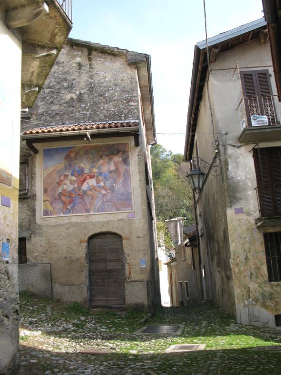 Locanda Del Pittore Arcumeggia ภายนอก รูปภาพ