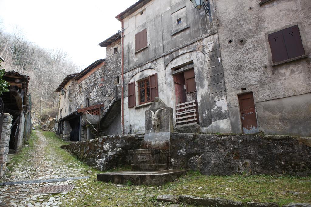 Locanda Del Pittore Arcumeggia ภายนอก รูปภาพ